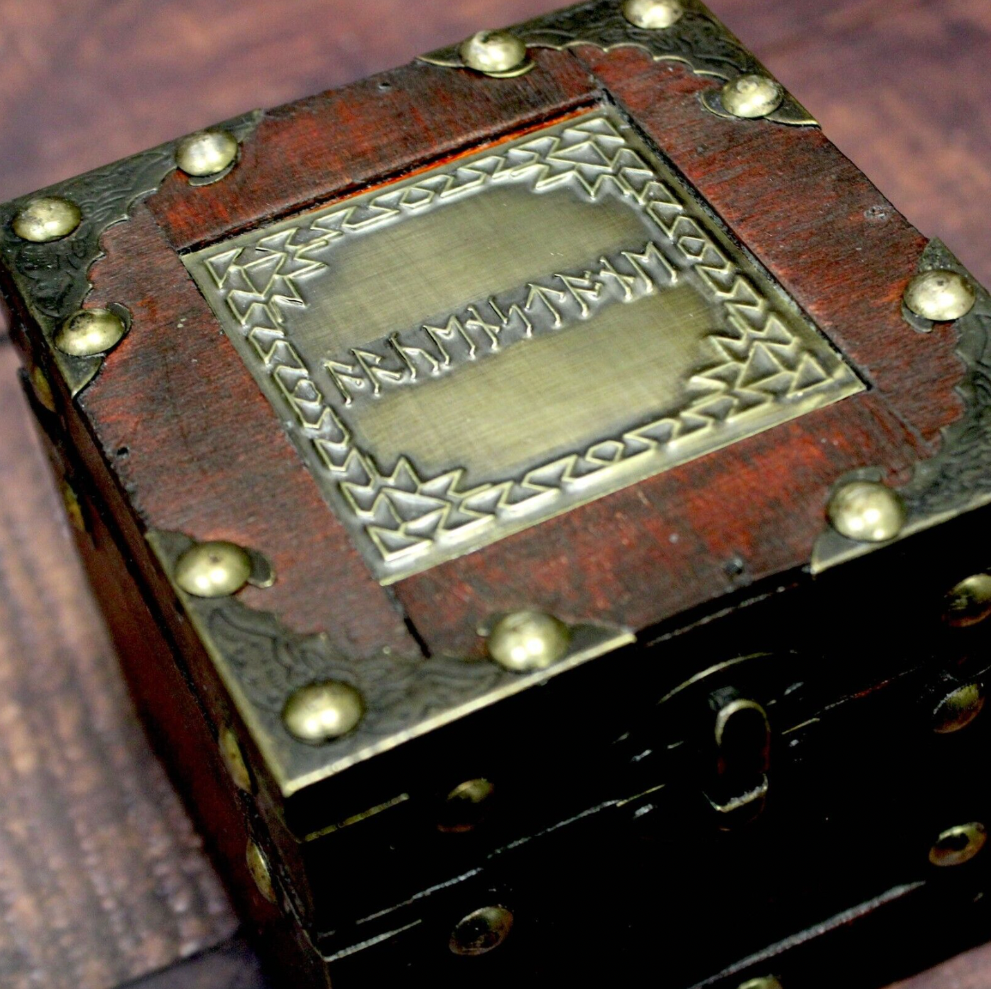 The Arkenstone In Dwarven Treasure Box