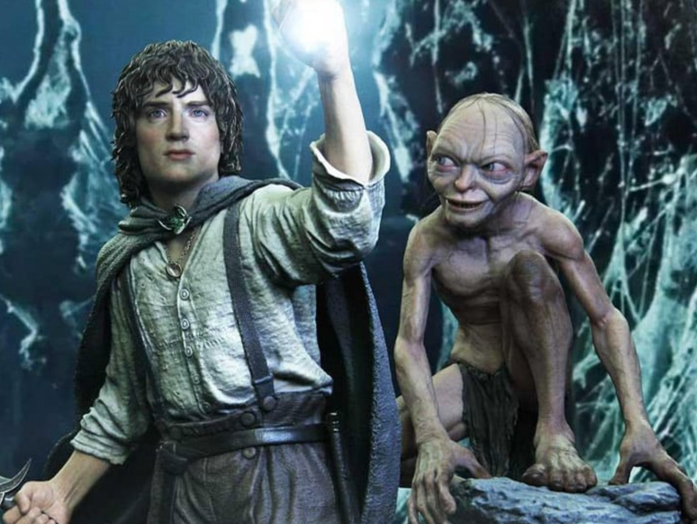 Lord of the Rings Frodo and Gollum Collectible Statues