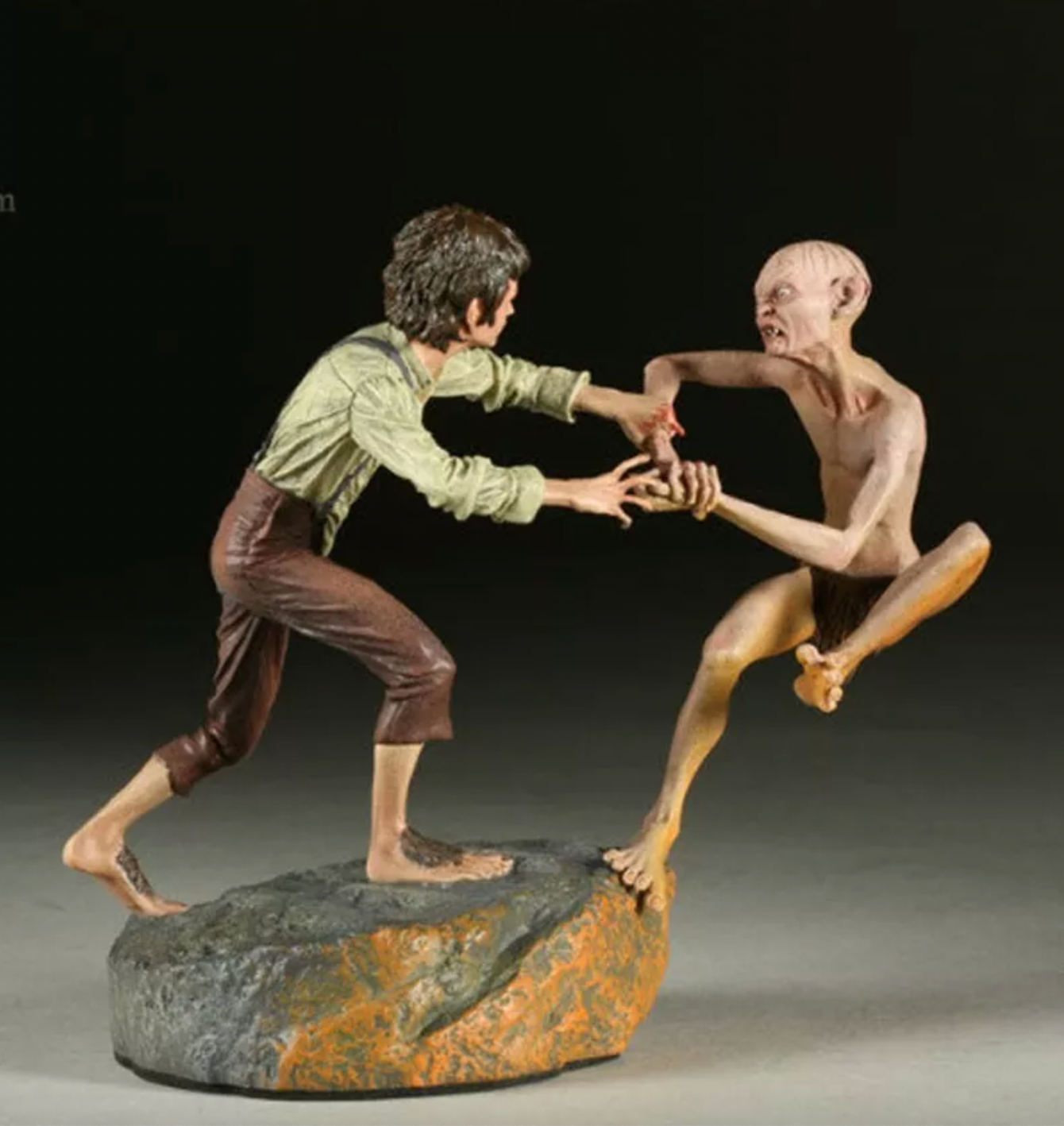 Lord of the Rings Frodo and Gollum Collectible Statues